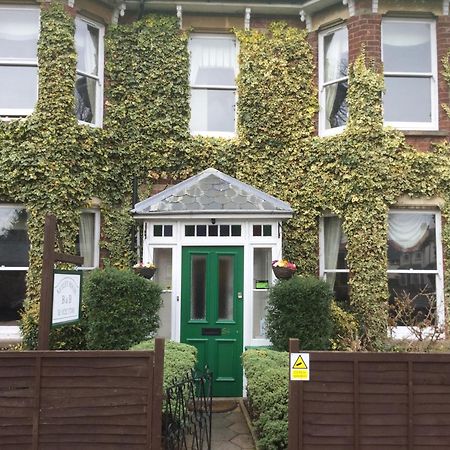 Netley Guest House Farnborough  Kültér fotó