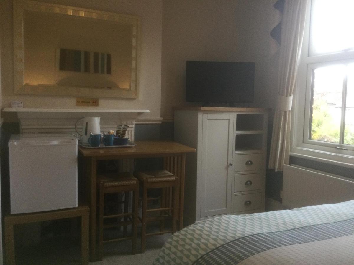 Netley Guest House Farnborough  Kültér fotó