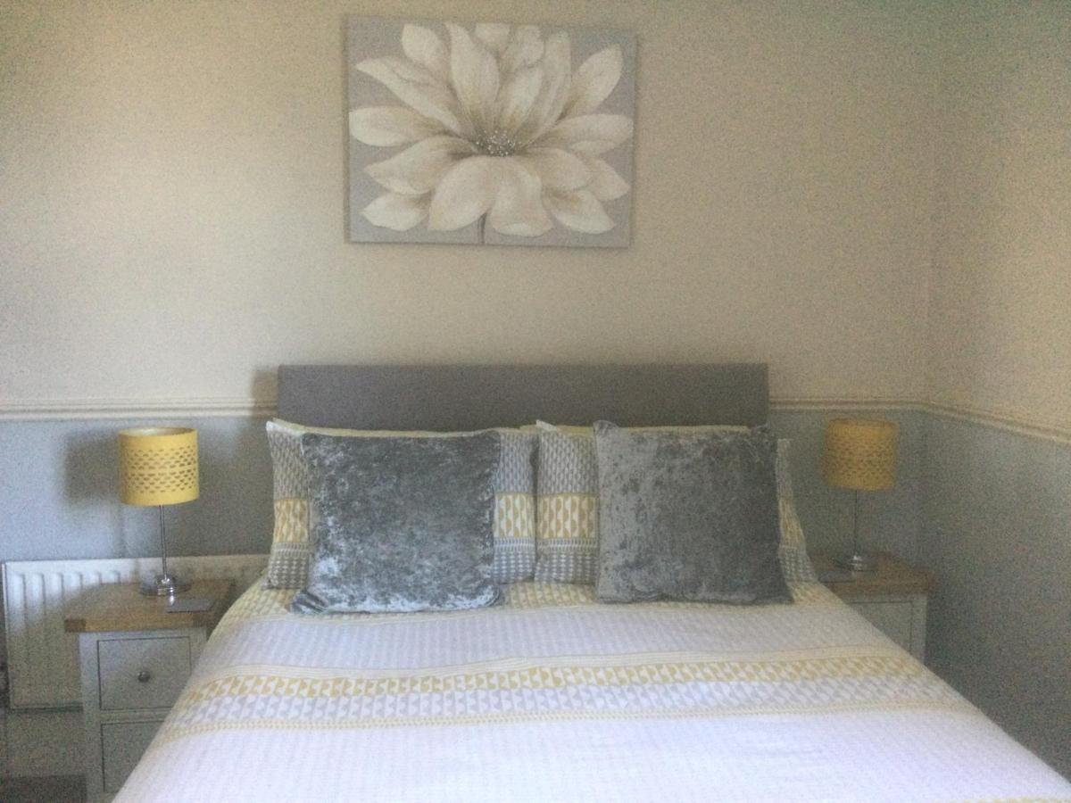 Netley Guest House Farnborough  Kültér fotó