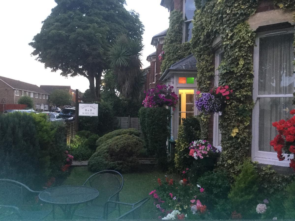 Netley Guest House Farnborough  Kültér fotó