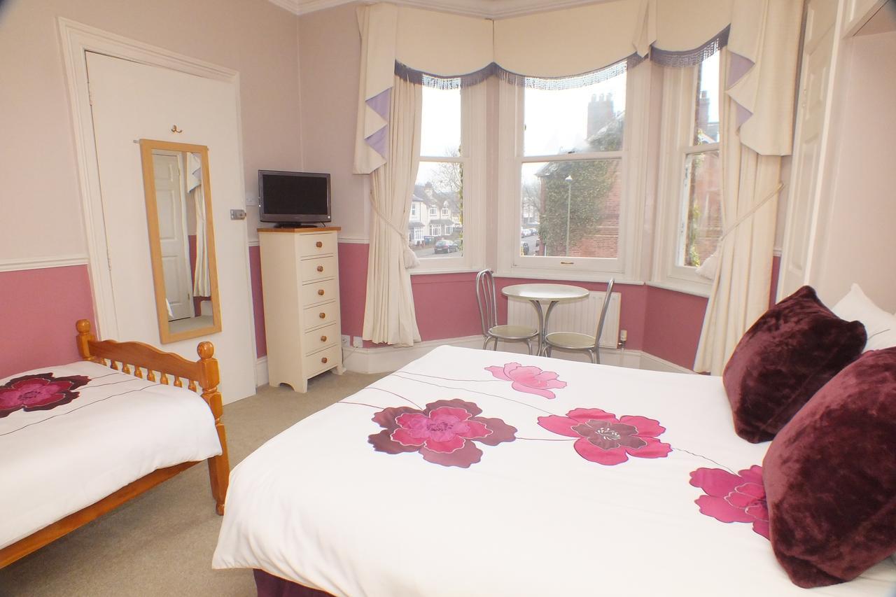 Netley Guest House Farnborough  Kültér fotó