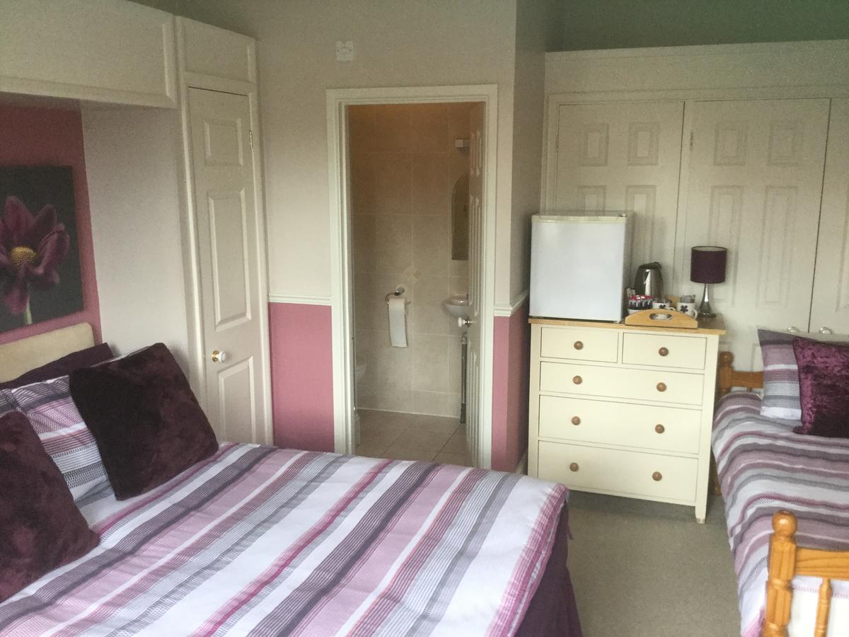 Netley Guest House Farnborough  Kültér fotó