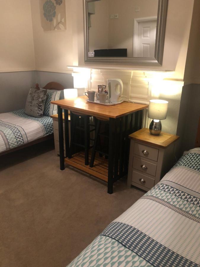 Netley Guest House Farnborough  Kültér fotó