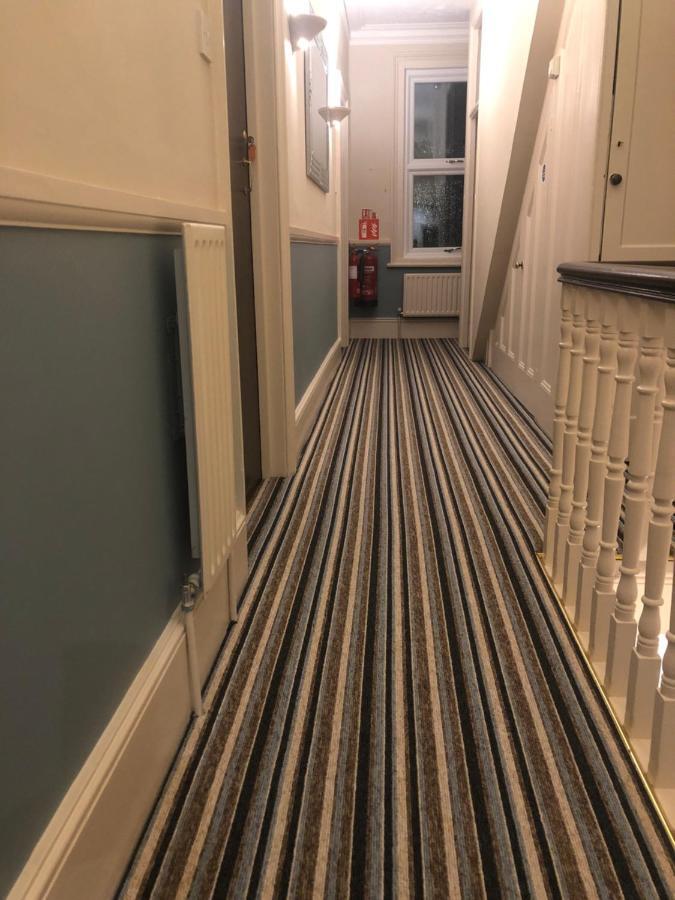 Netley Guest House Farnborough  Kültér fotó