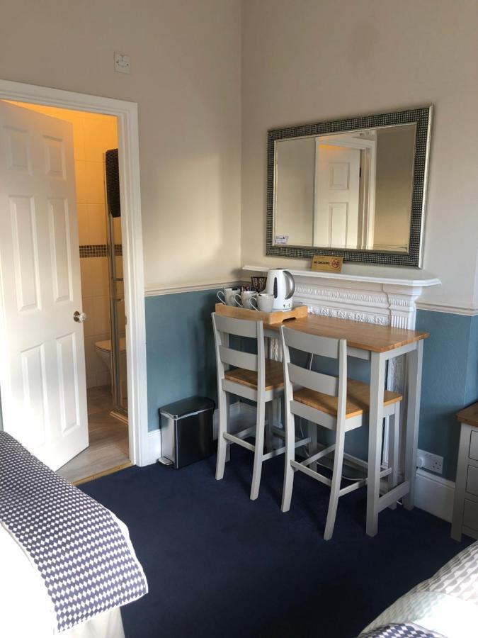 Netley Guest House Farnborough  Kültér fotó