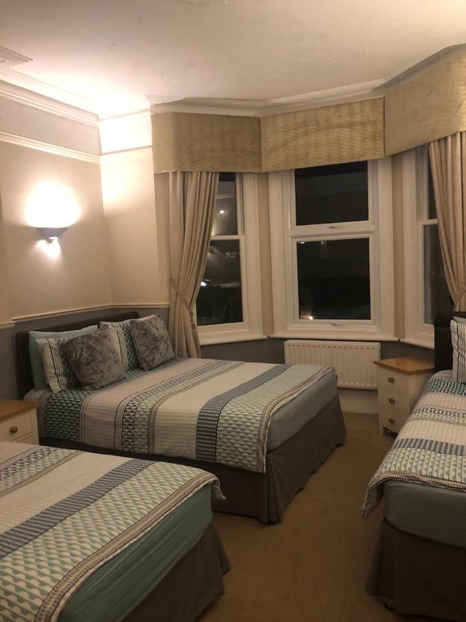 Netley Guest House Farnborough  Kültér fotó